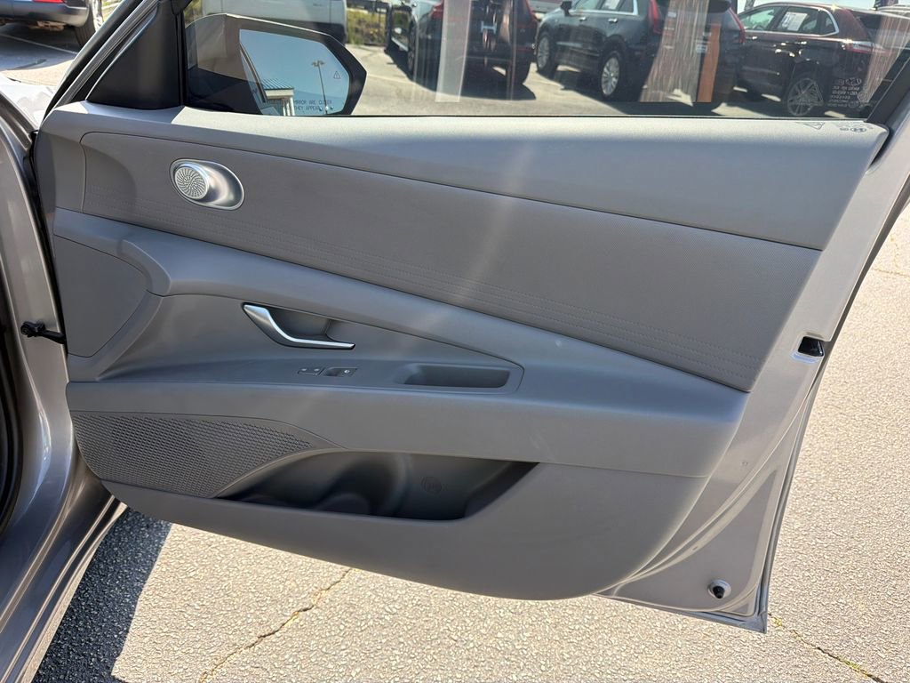 2025 Hyundai Elantra Blue