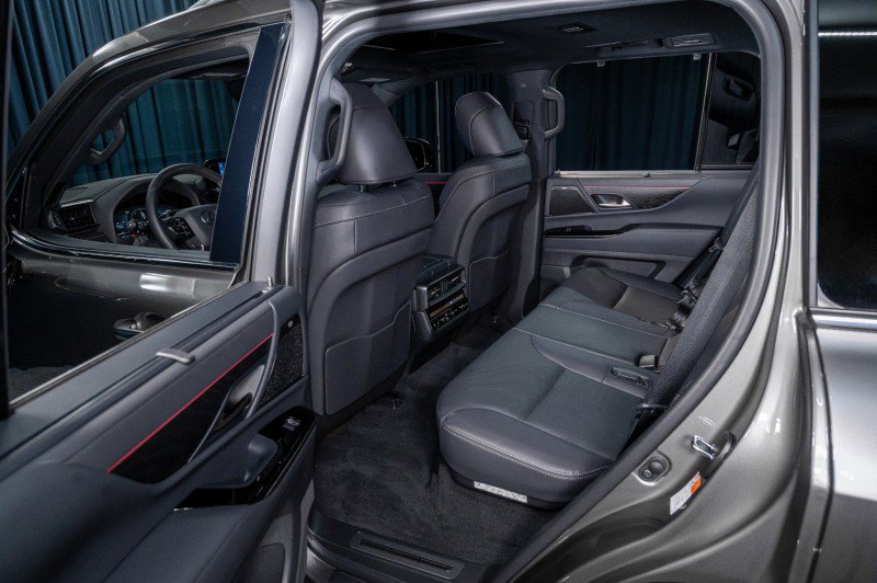 2026 Lexus LX 600 4WD w/ Luxury Package