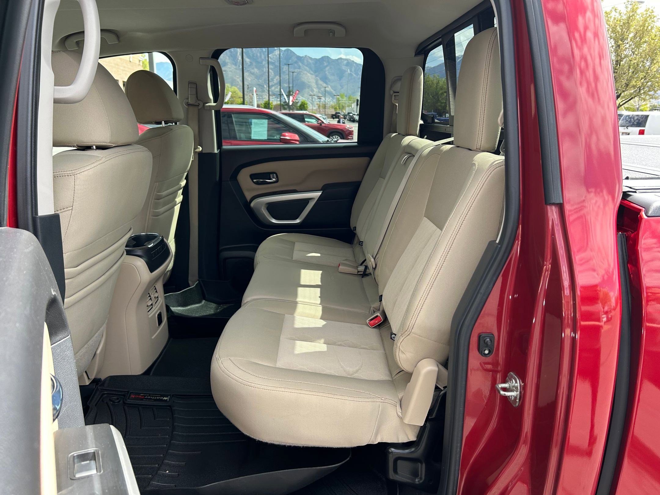 2017 Nissan Titan SV