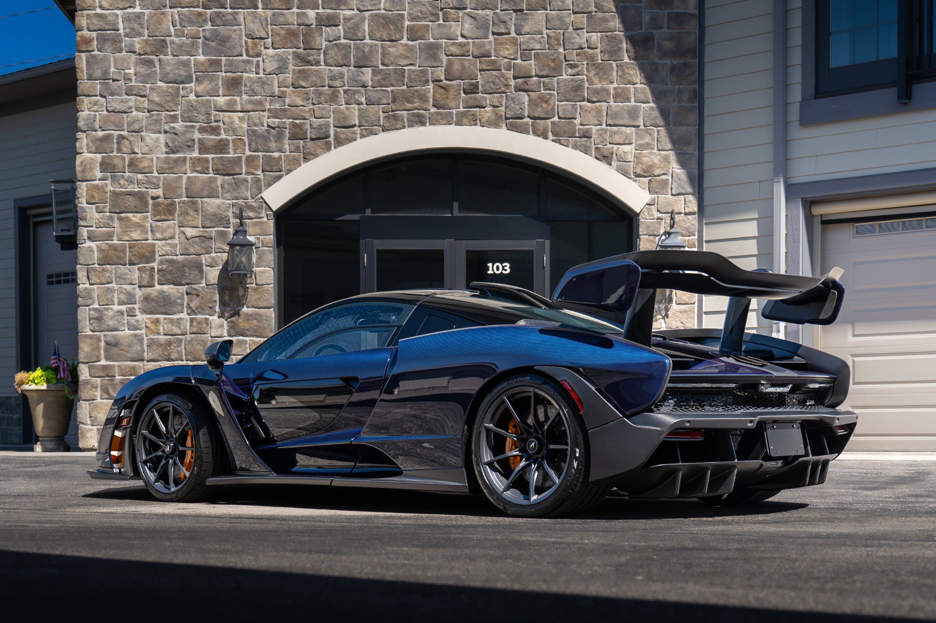 Used 2019 McLaren Senna photo 25