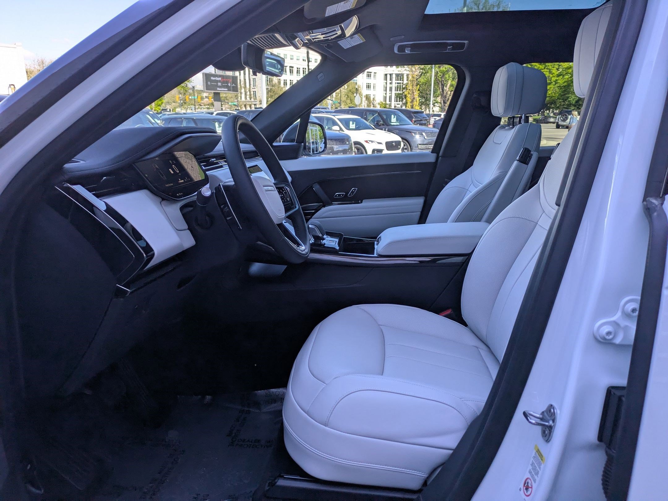 2026 Land Rover Range Rover Sport SE