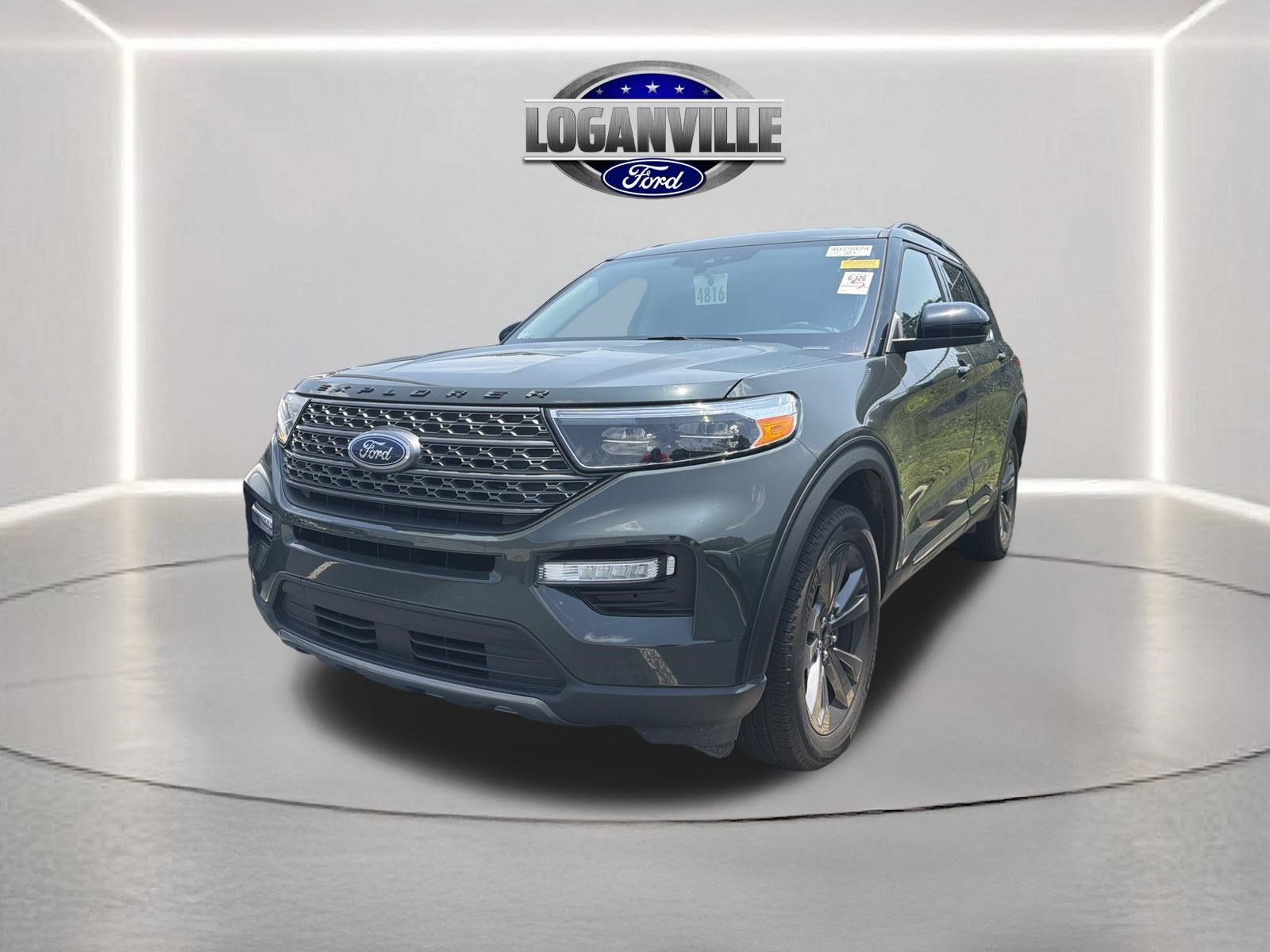 Certified 2024 Ford Explorer XLT w/ Equipment Group 202A