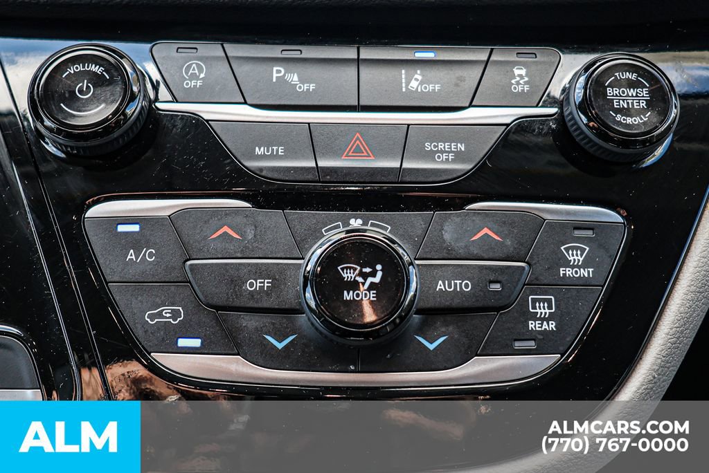 2024 Chrysler Pacifica Touring-L