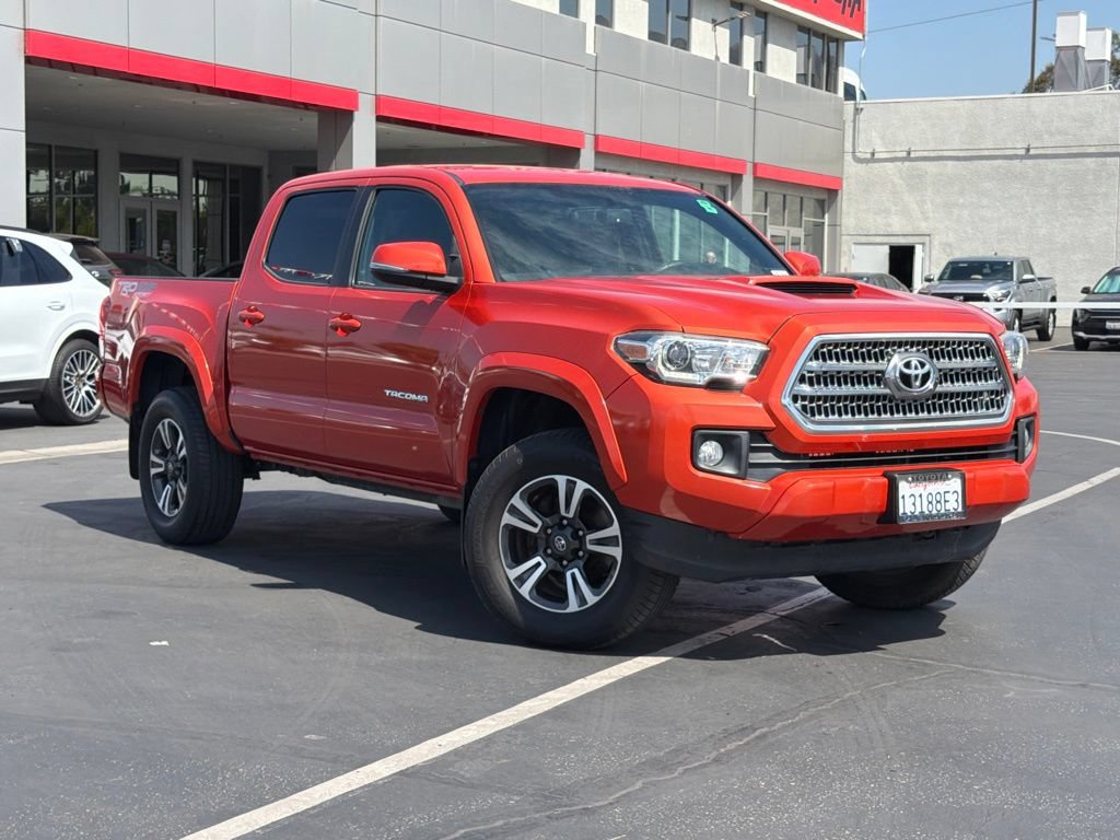 Used 2017 Toyota Tacoma TRD Sport w/ Tow Package (A/T)