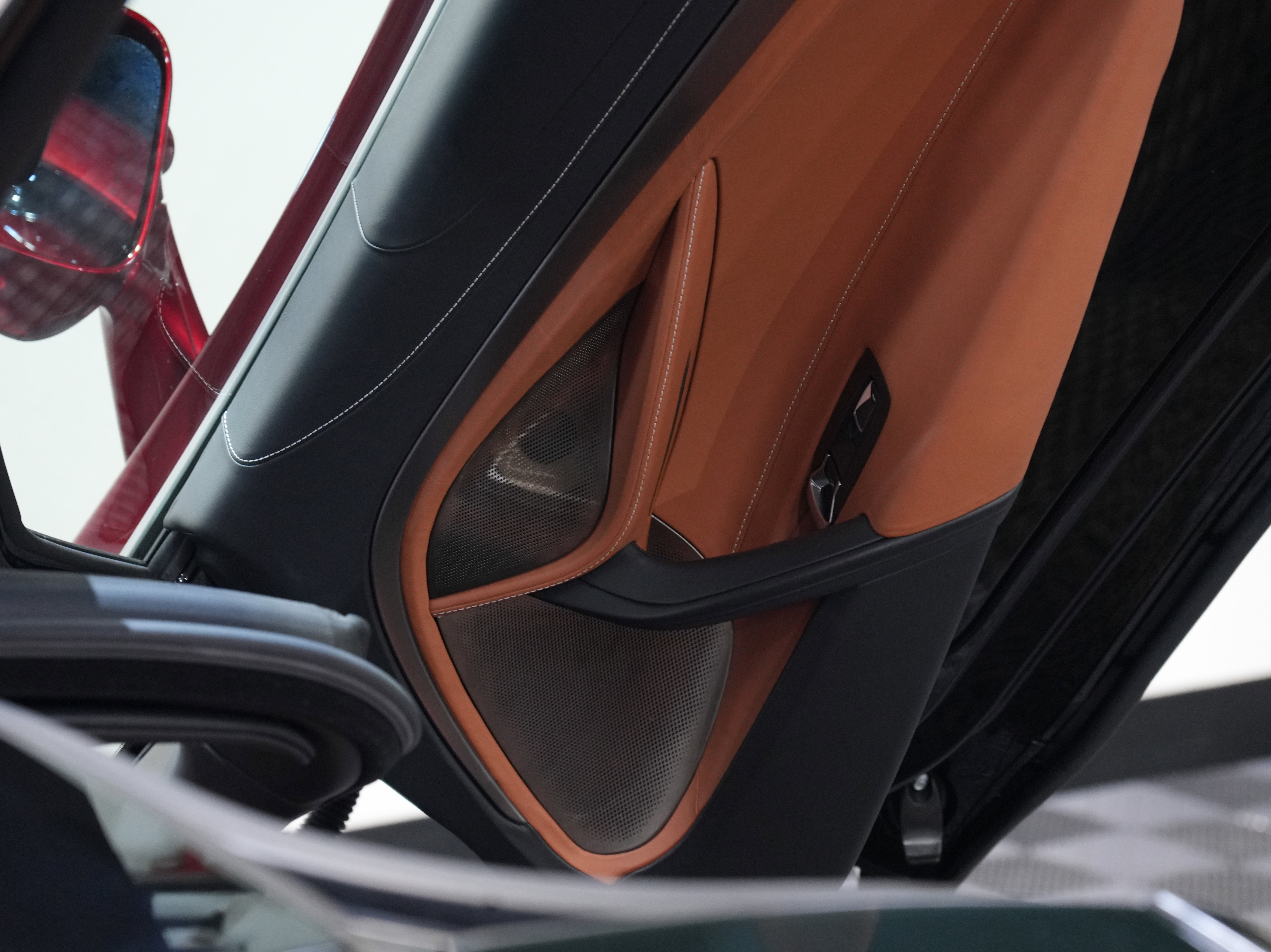 Used 2018 McLaren 720S photo 25