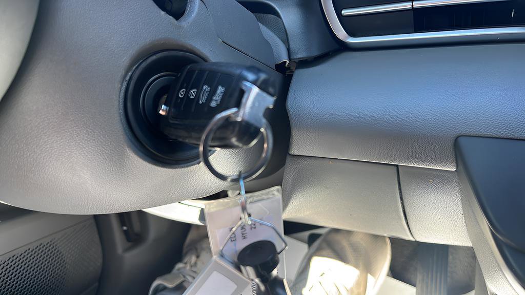 2022 Hyundai Elantra SE