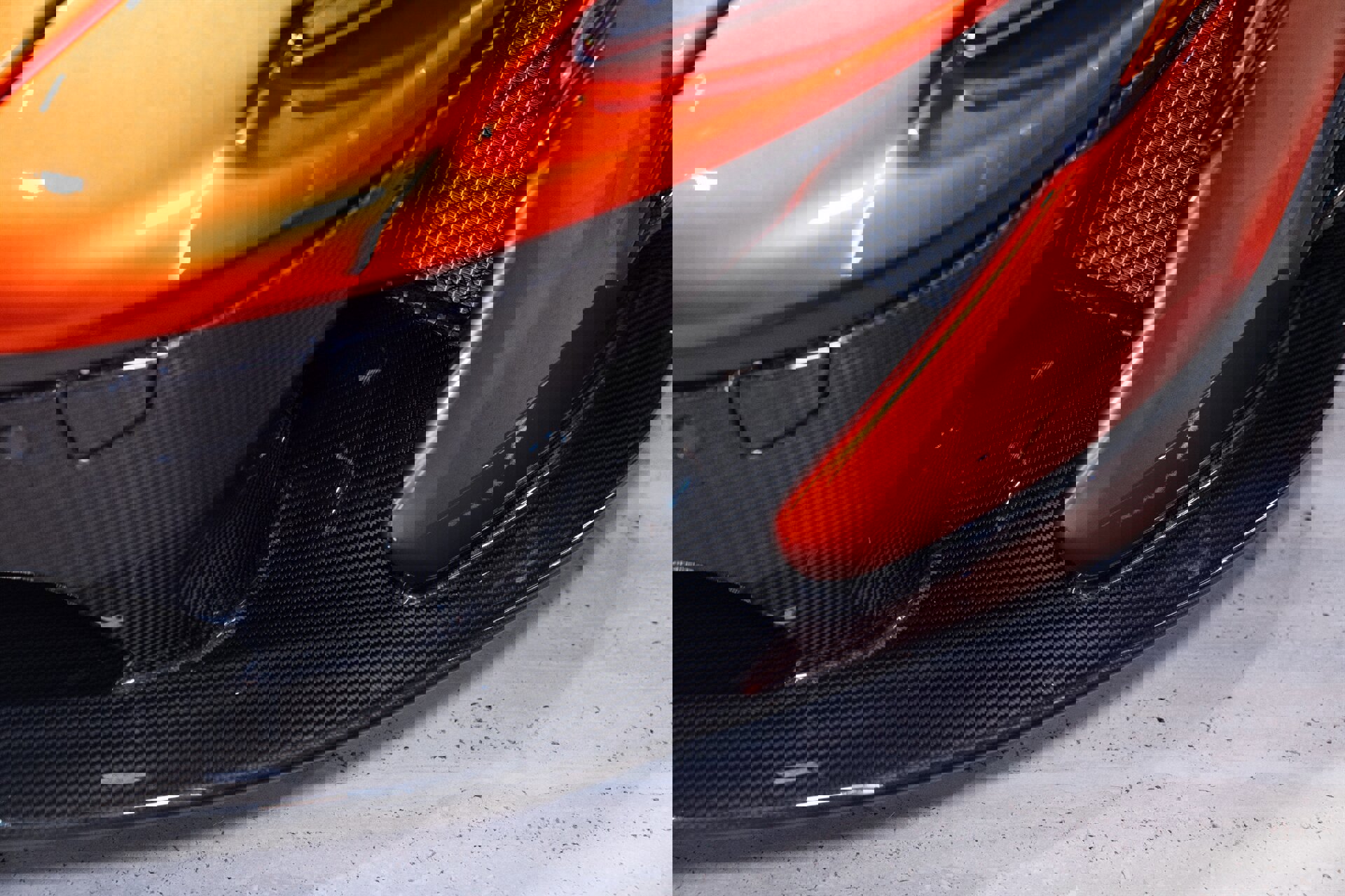 Used 2014 McLaren P1 photo 36