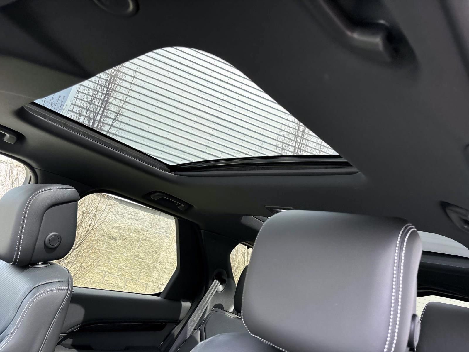 2025 Land Rover Discovery S