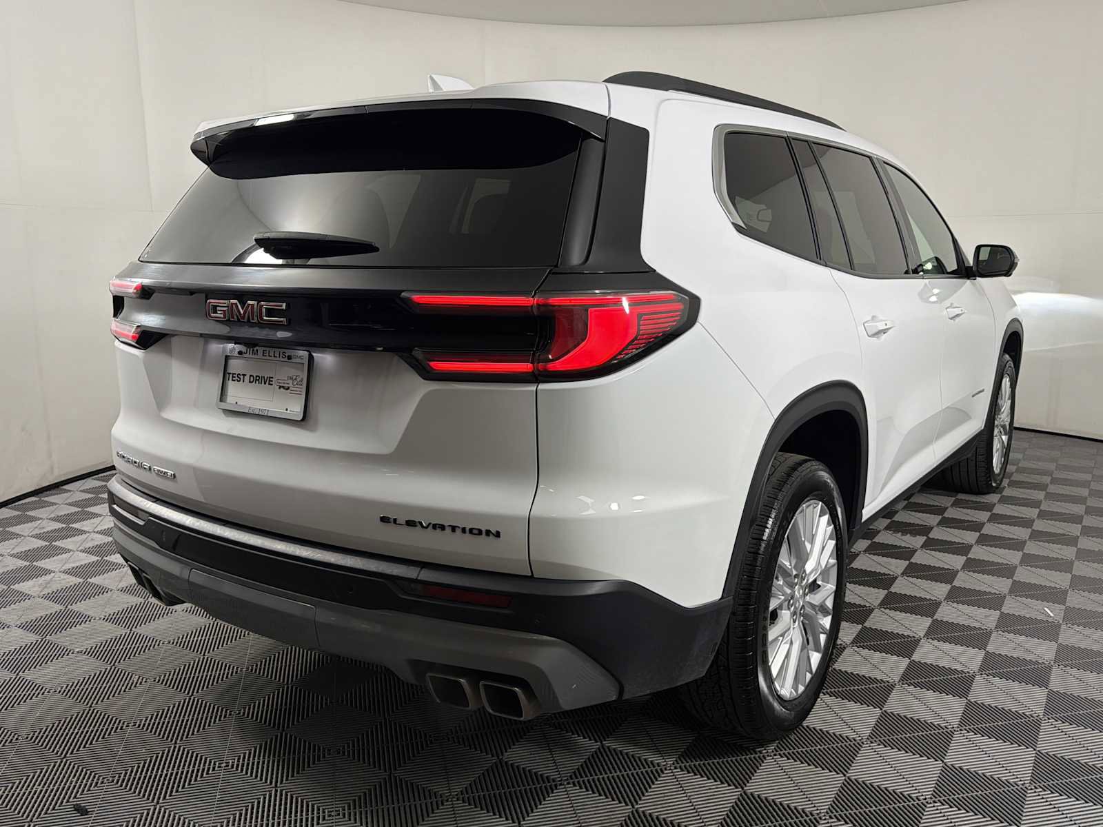 2024 GMC Acadia Elevation