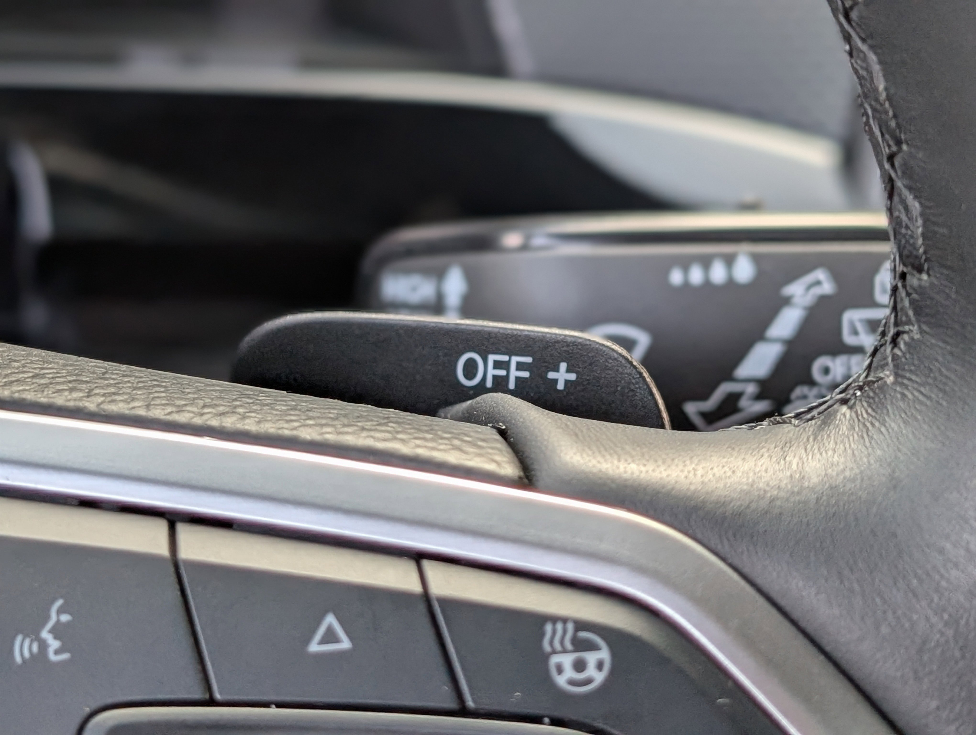 2024 Volkswagen Atlas Cross Sport SEL Premium R-Line