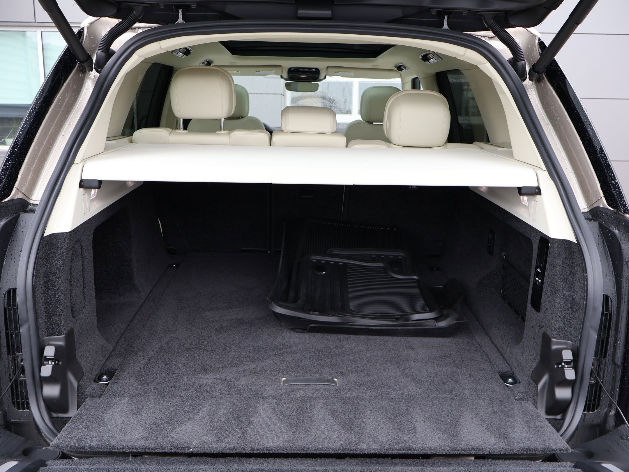 2023 Land Rover Range Rover SE