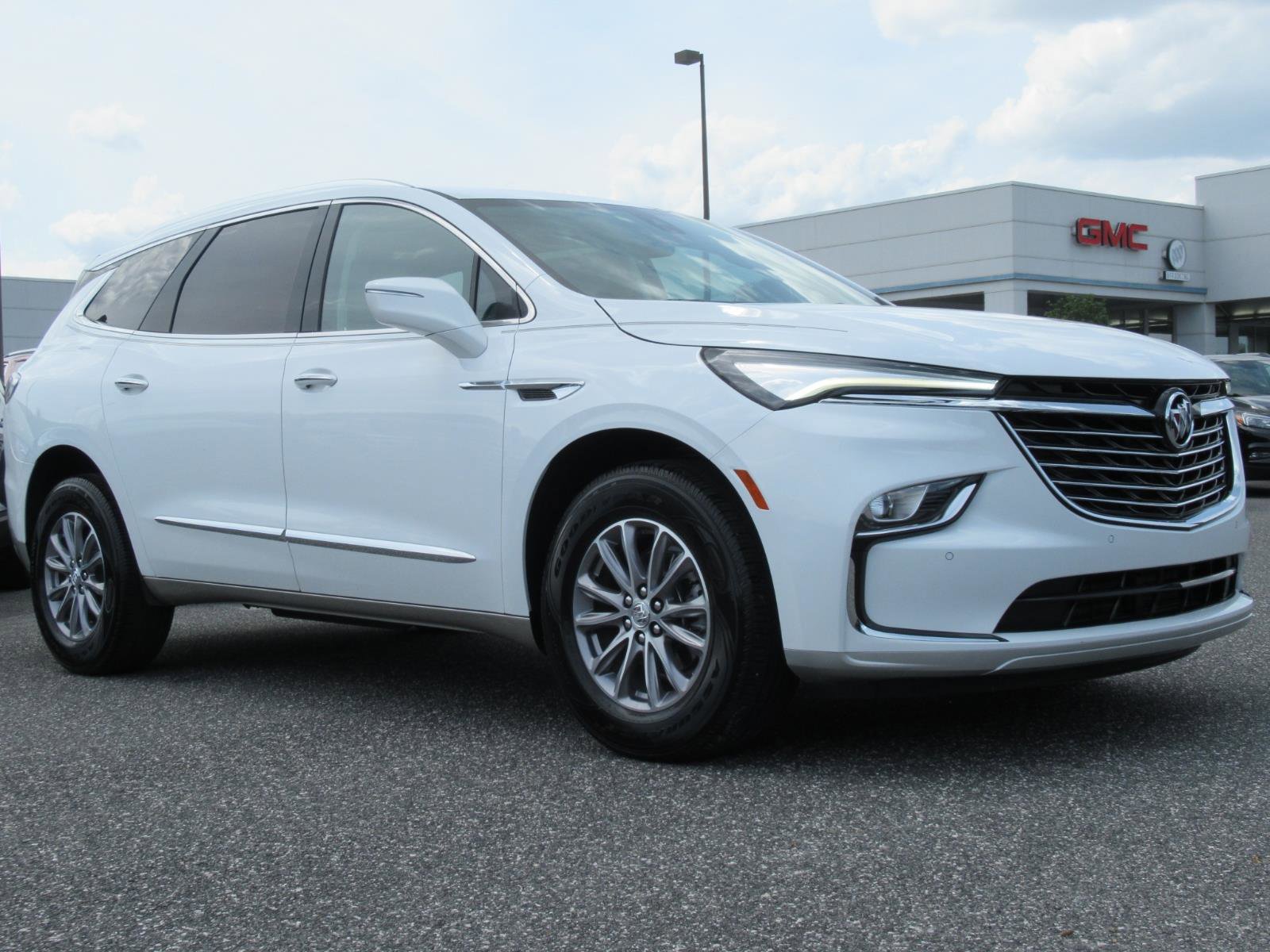 Used 2023 Buick Enclave Essence w/ Trailering Package, 5000 lbs.