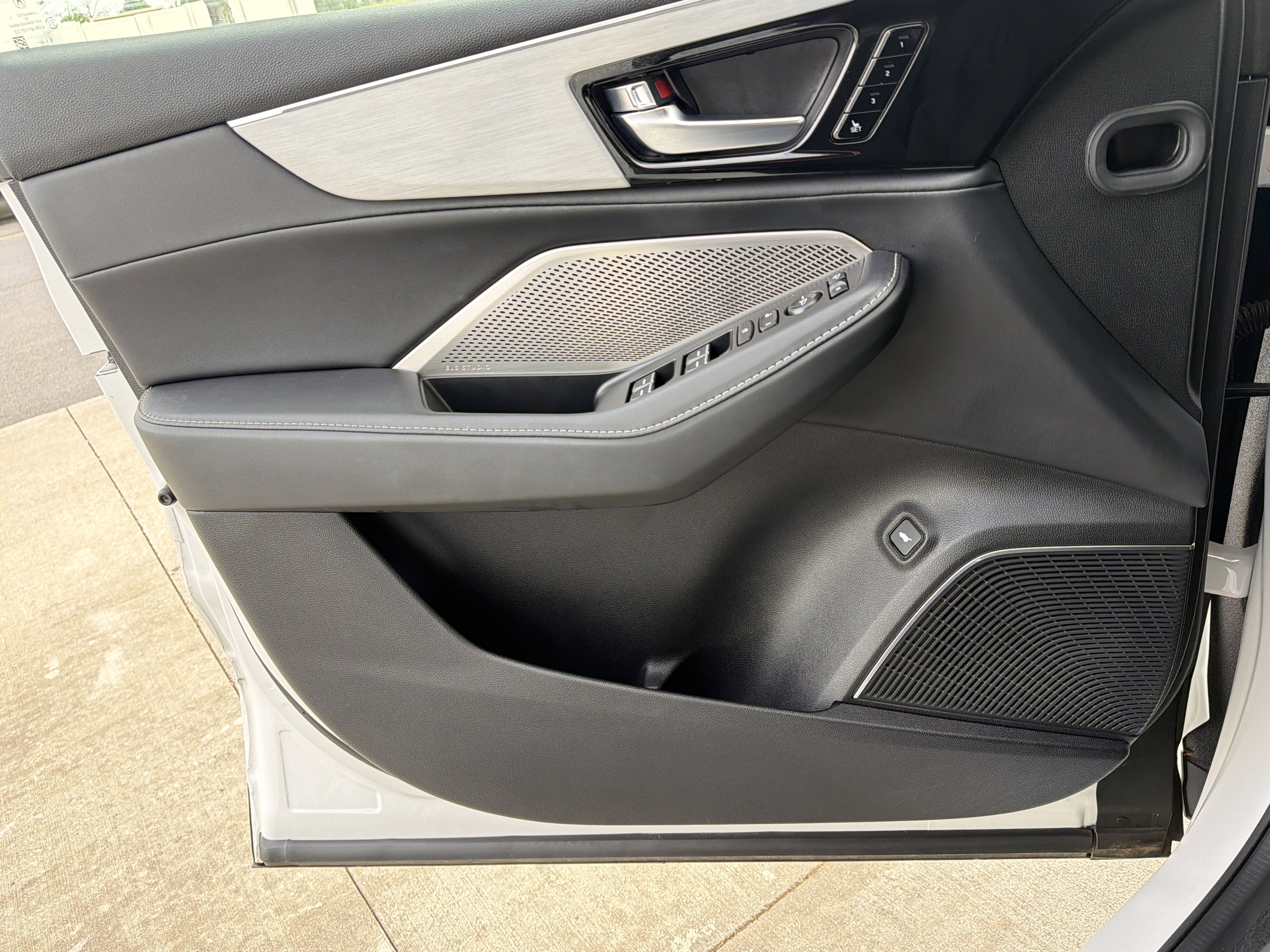 2023 Acura MDX FWD w/ Technology Package