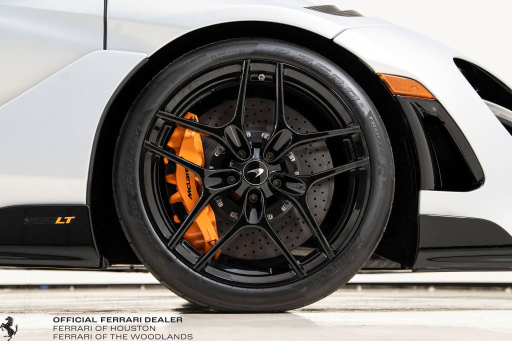 Used 2022 McLaren 765LT photo 22