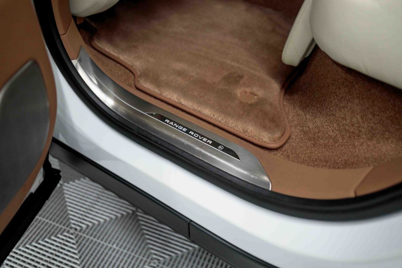 2024 Land Rover Range Rover SV