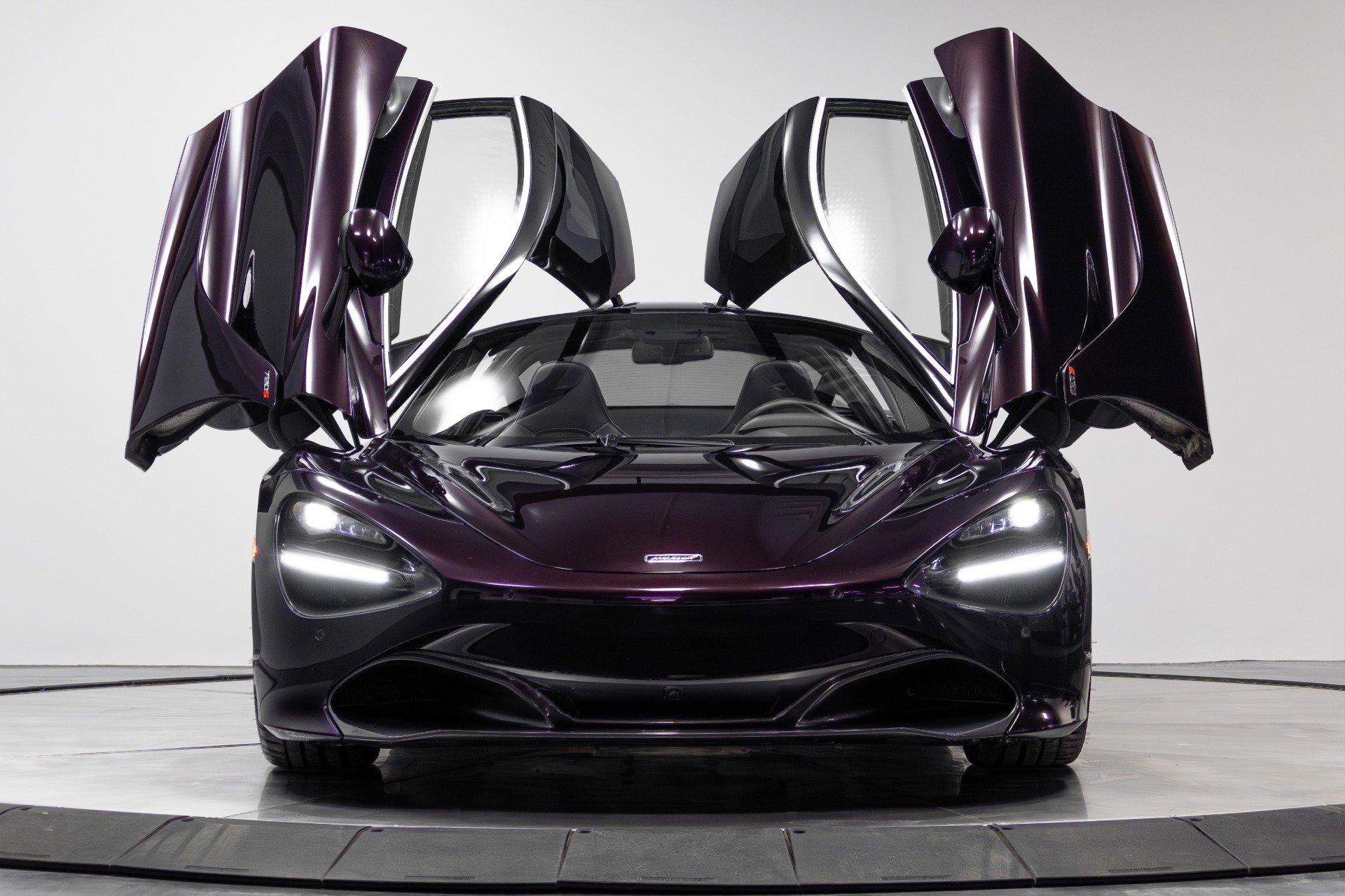 Used 2018 McLaren 720S Performance photo 32