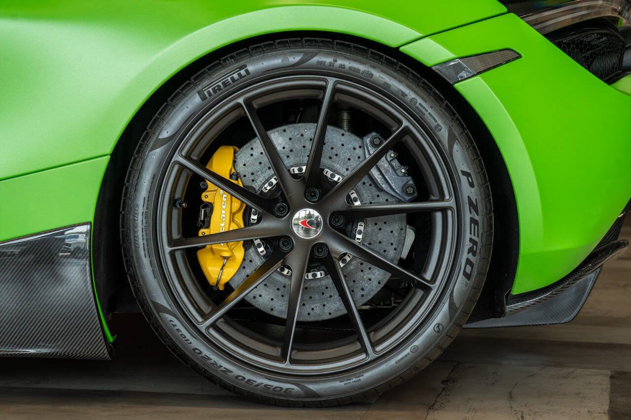 Used 2018 McLaren 720S Performance photo 31