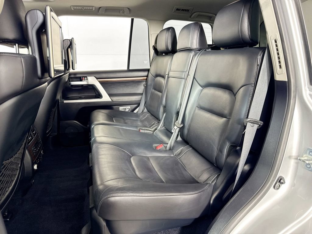 2016 Toyota Land Cruiser