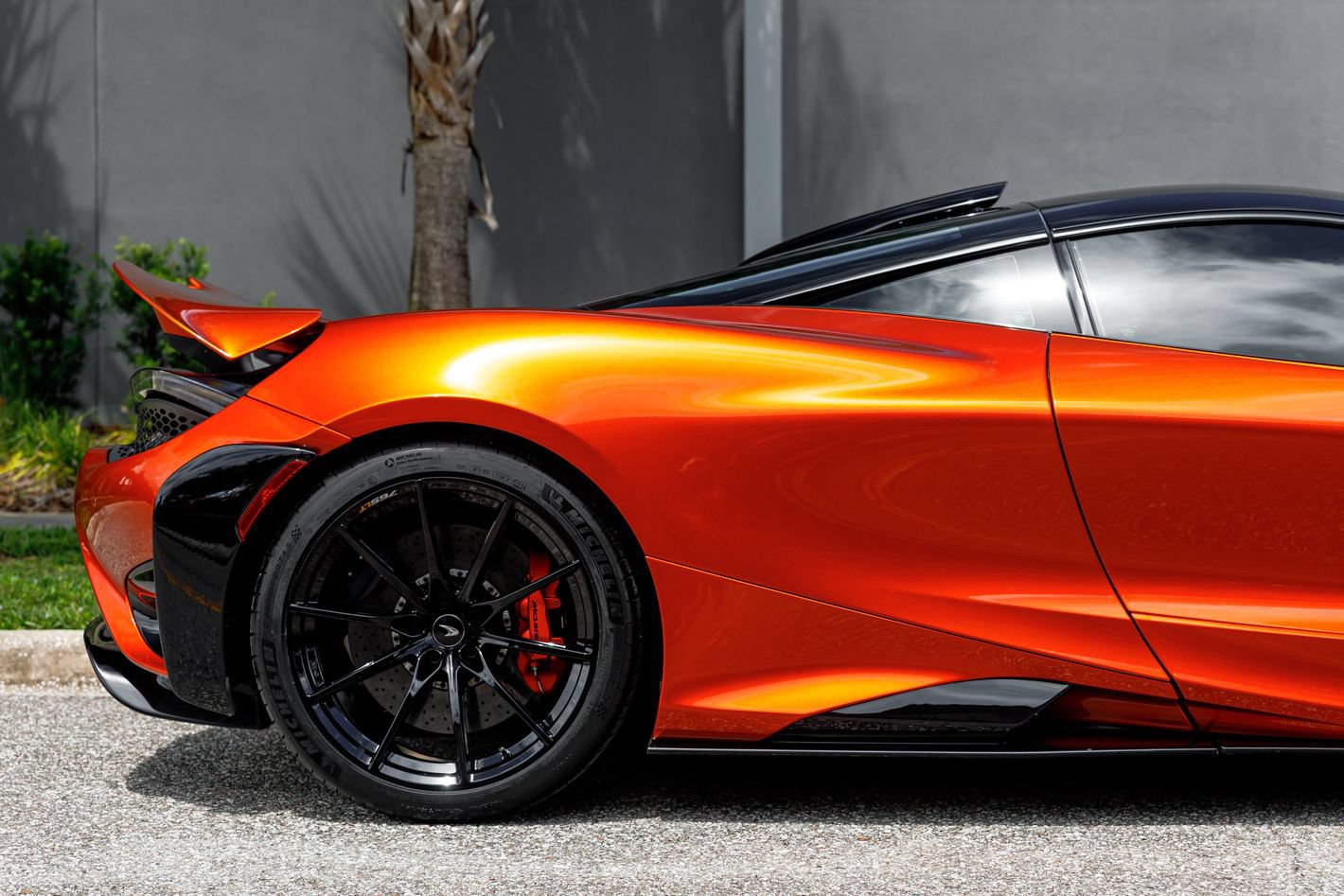 Used 2021 McLaren 765LT photo 12