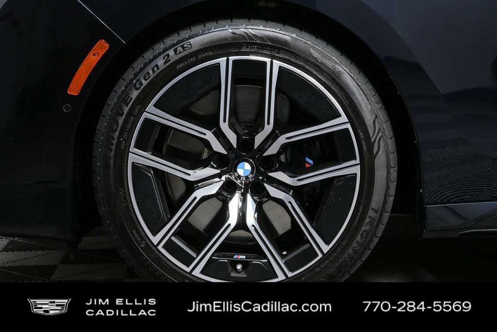 2023 BMW 760i xDrive