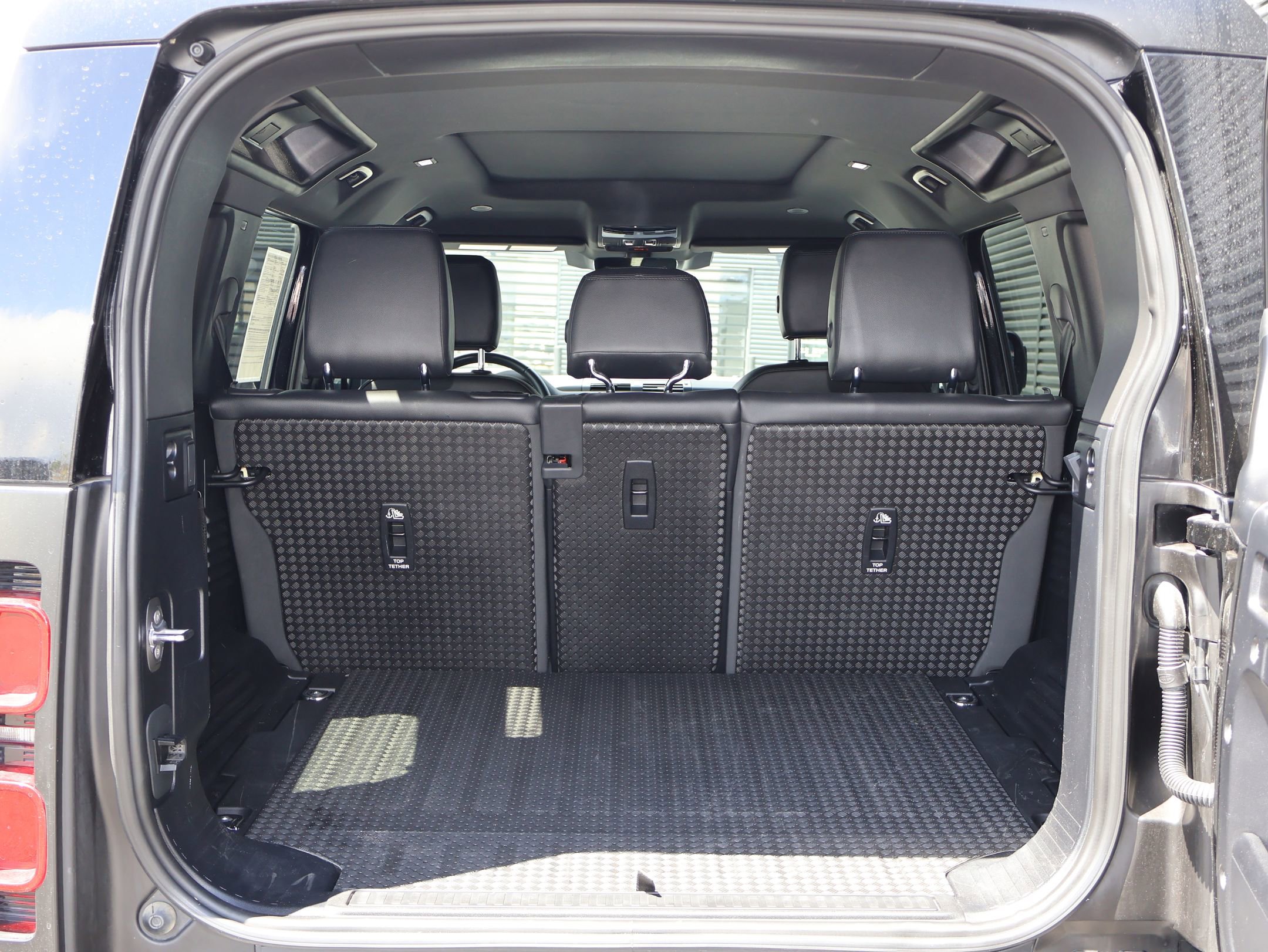 2024 Land Rover Defender 110 X-Dynamic SE