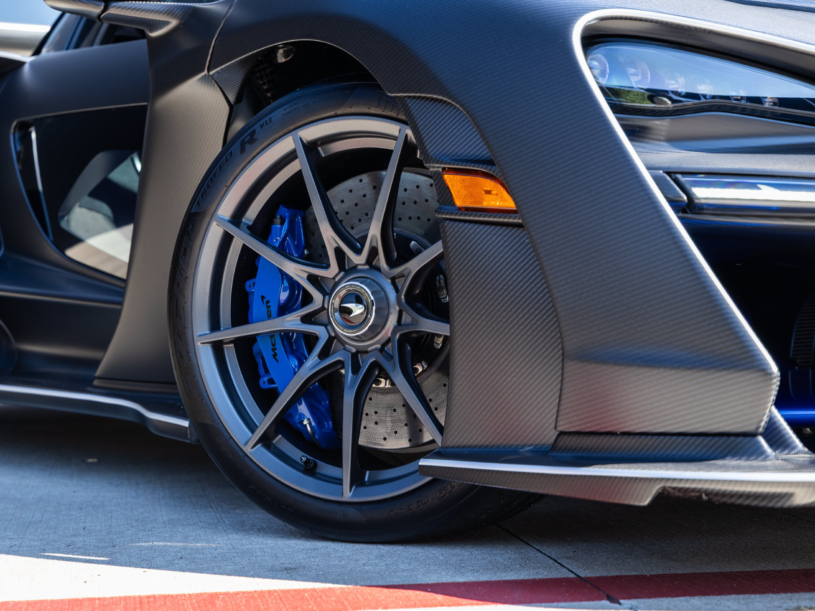 Used 2019 McLaren Senna photo 33