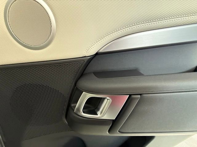 2026 Land Rover Discovery Dynamic SE