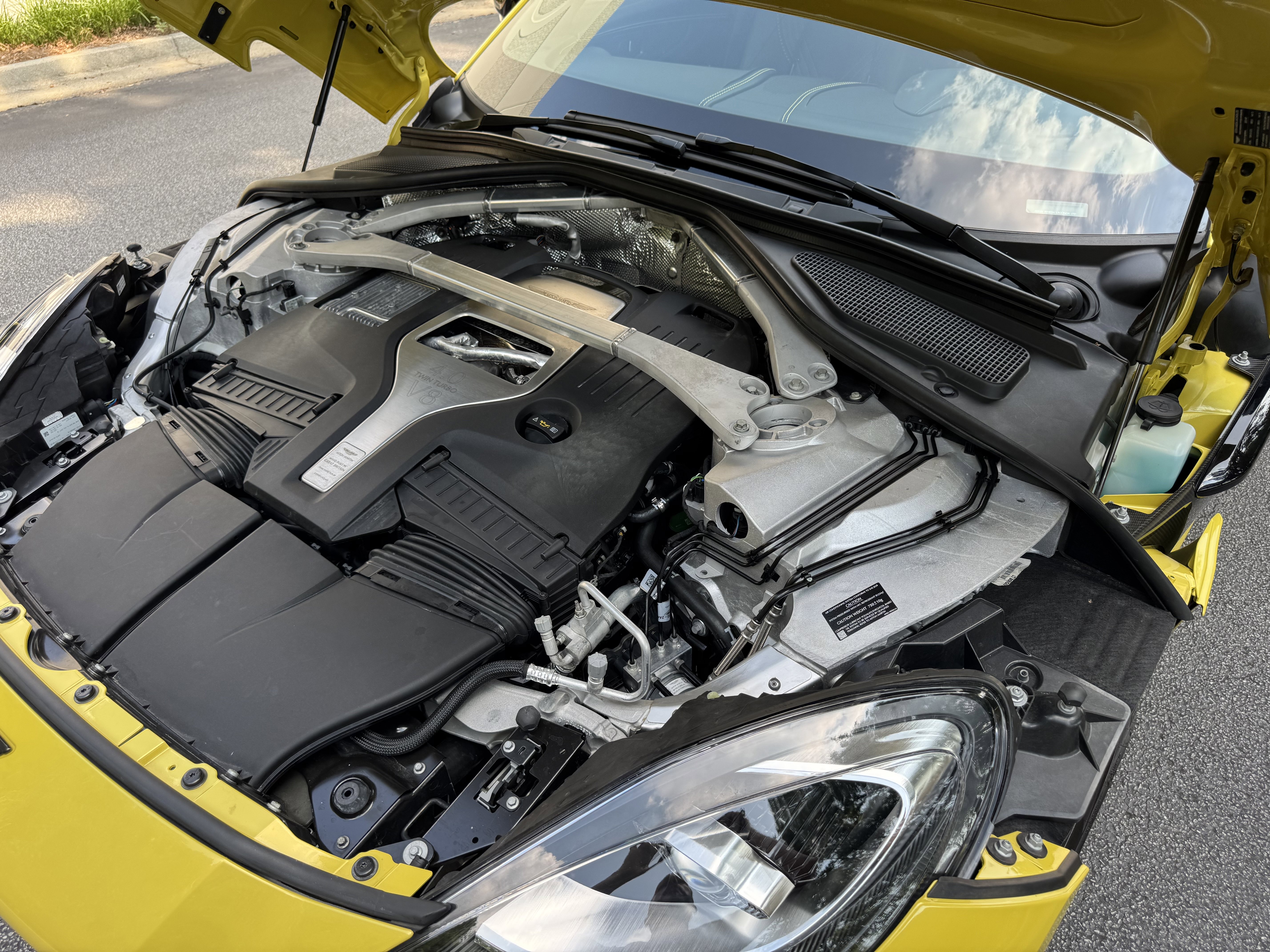 2021 Aston Martin DBX