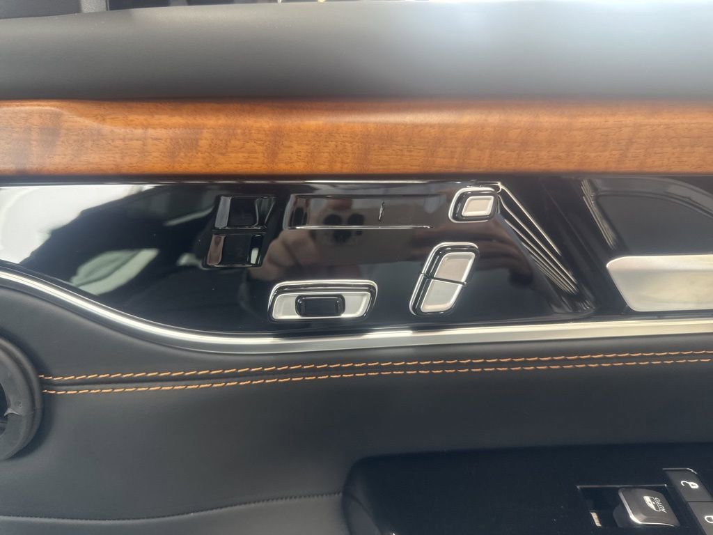 2025 Jeep Grand Wagoneer Series III