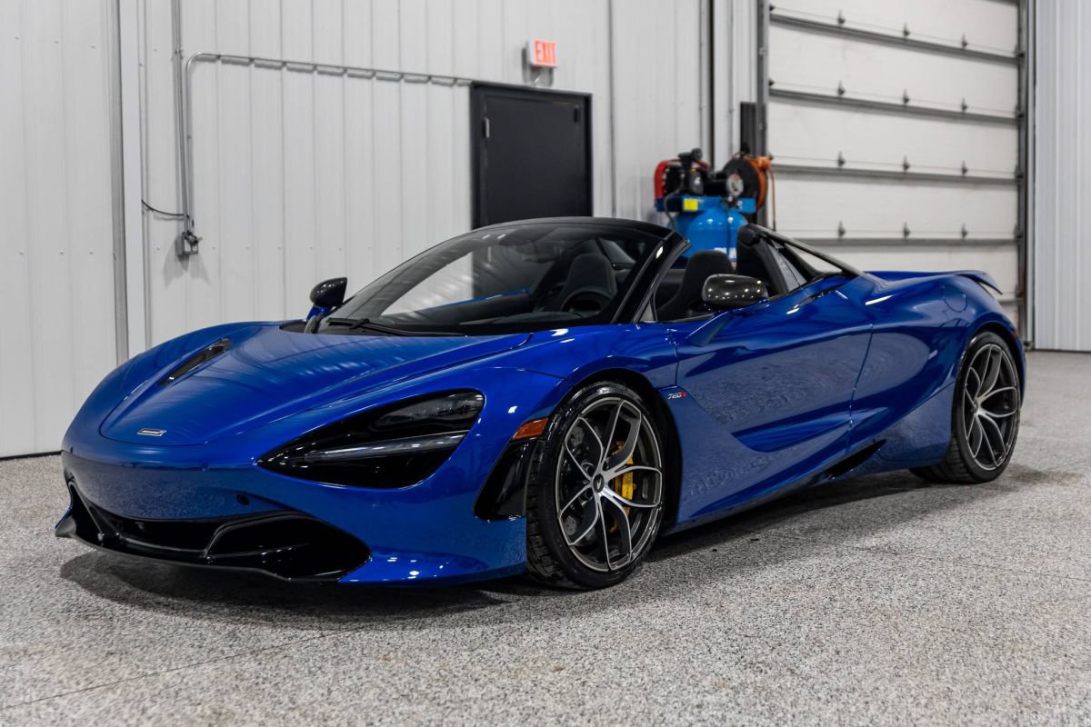 Used 2020 McLaren 720S Spider photo 3