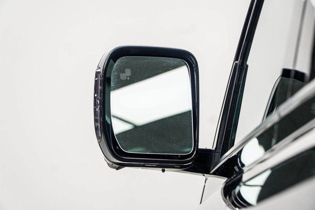 2025 Land Rover Defender 110 S