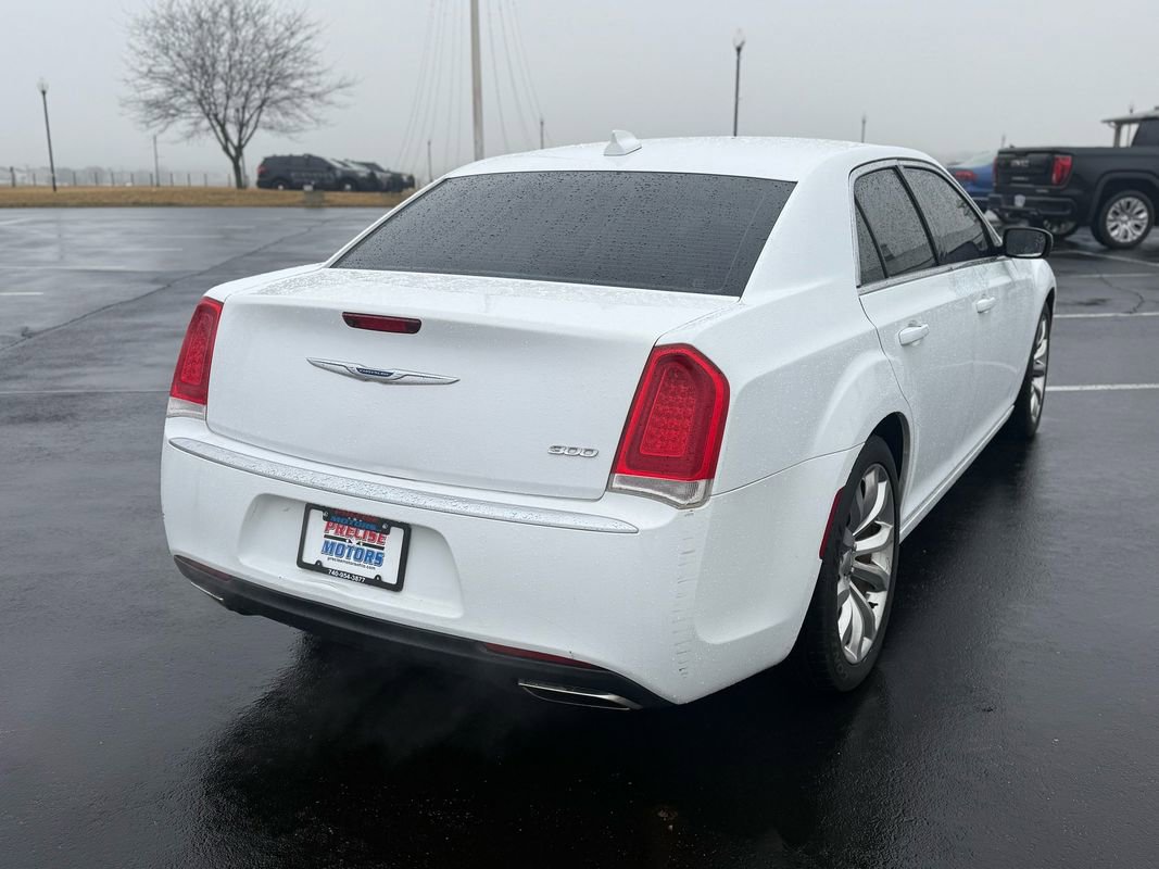 2019 Chrysler 300 Touring