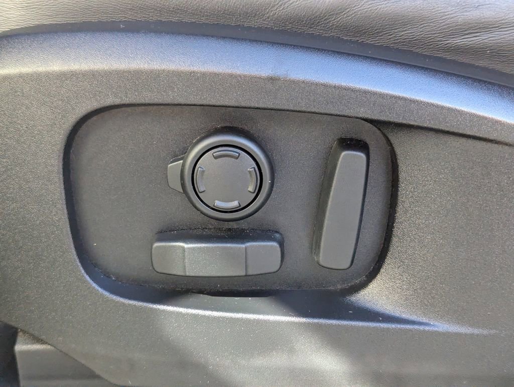 2023 Land Rover Defender 110 X-Dynamic SE