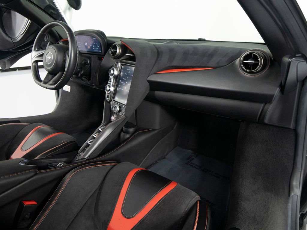 Used 2020 McLaren 720S Performance photo 31