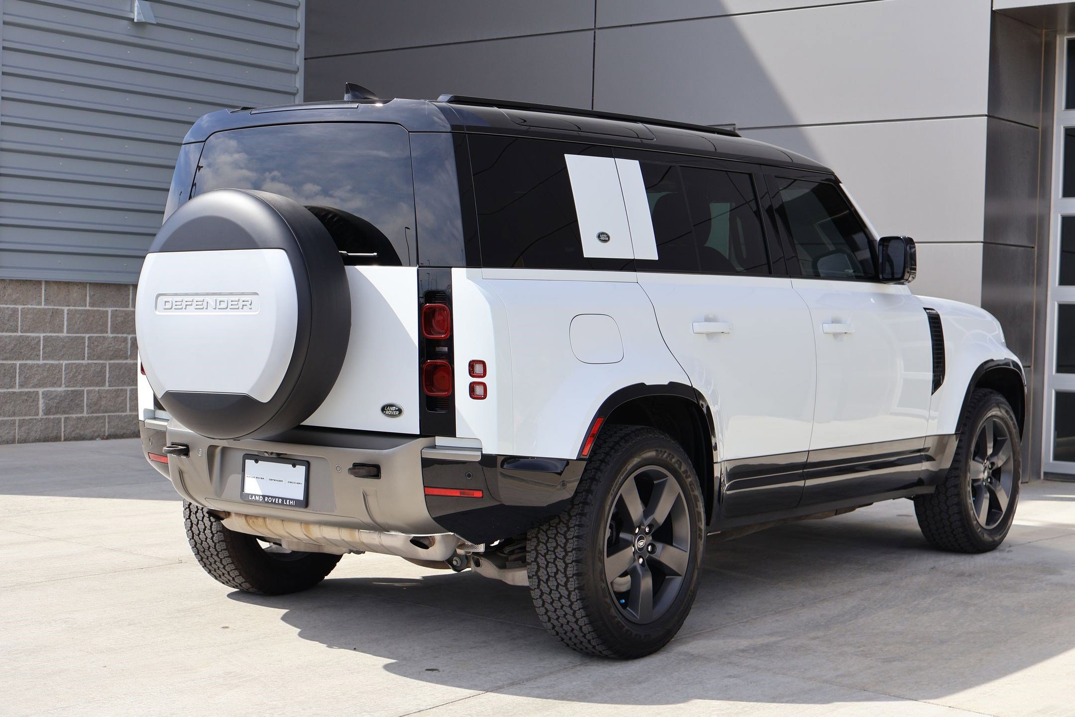 2023 Land Rover Defender 110 X-Dynamic SE