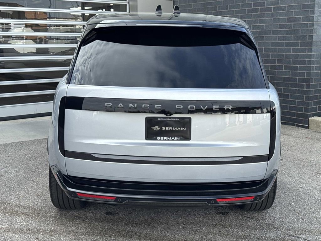 2025 Land Rover Range Rover Long Wheelbase SE