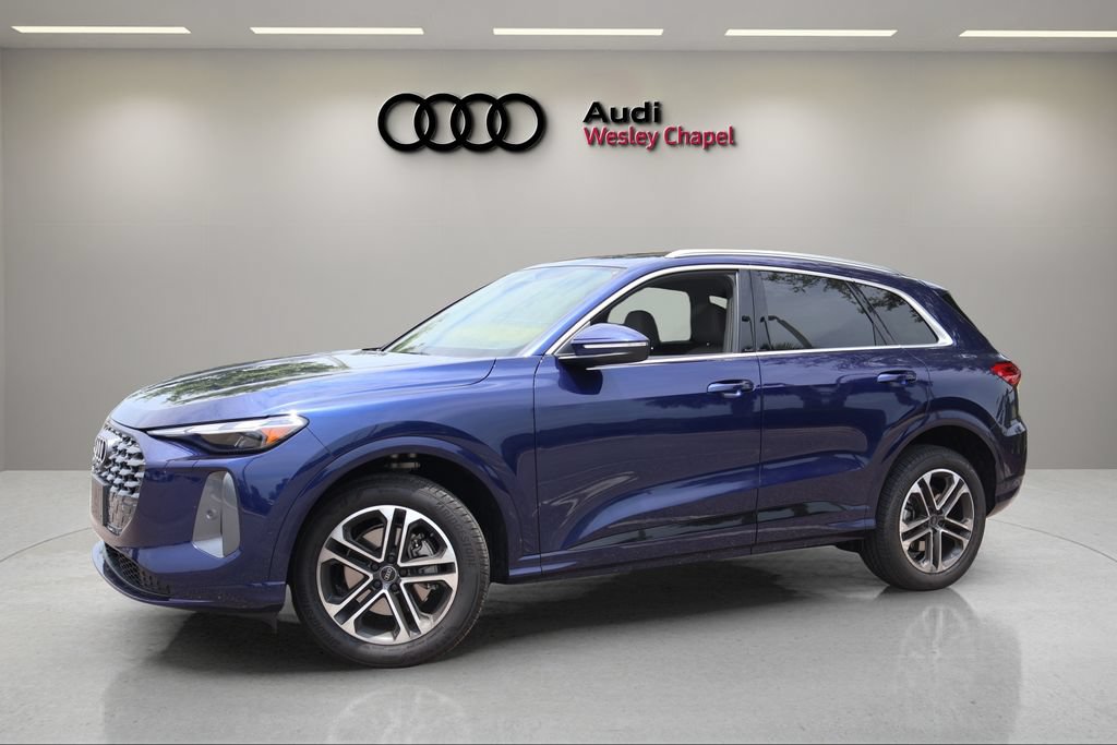 Used 2025 Audi Q5 Premium w/ Convenience Package