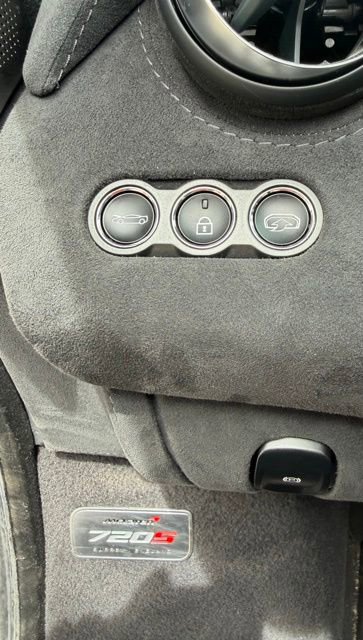 Used 2018 McLaren 720S photo 25