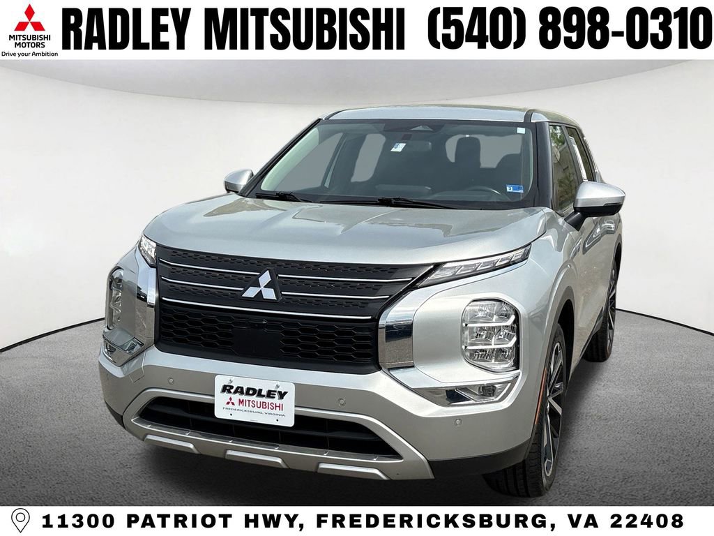 Used 2024 Mitsubishi Outlander SE
