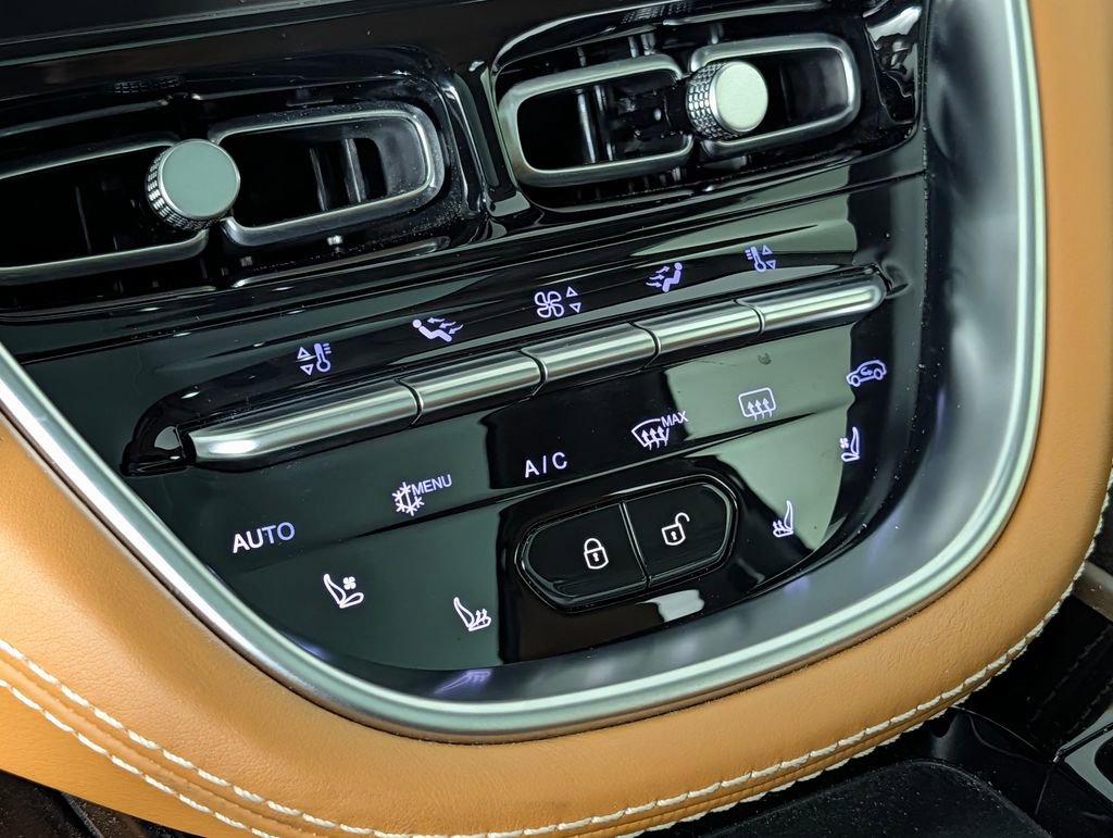 2021 Aston Martin DBX