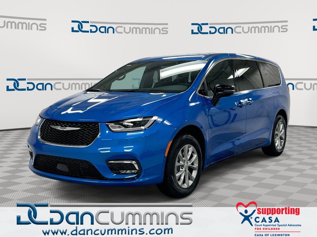 New 2026 Chrysler Pacifica Select