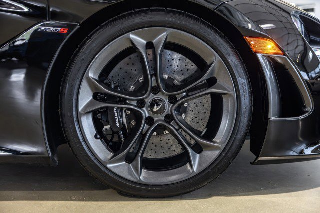 Used 2020 McLaren 720S Spider photo 35