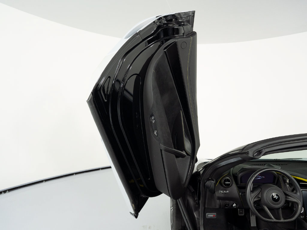 Used 2020 McLaren 720S Performance photo 11