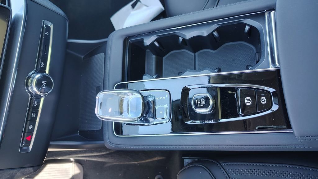 2026 Volvo Xc90 B6 Plus