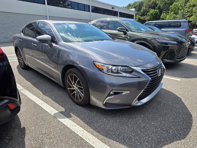 Used 2017 Lexus ES 350 w/ Luxury Package