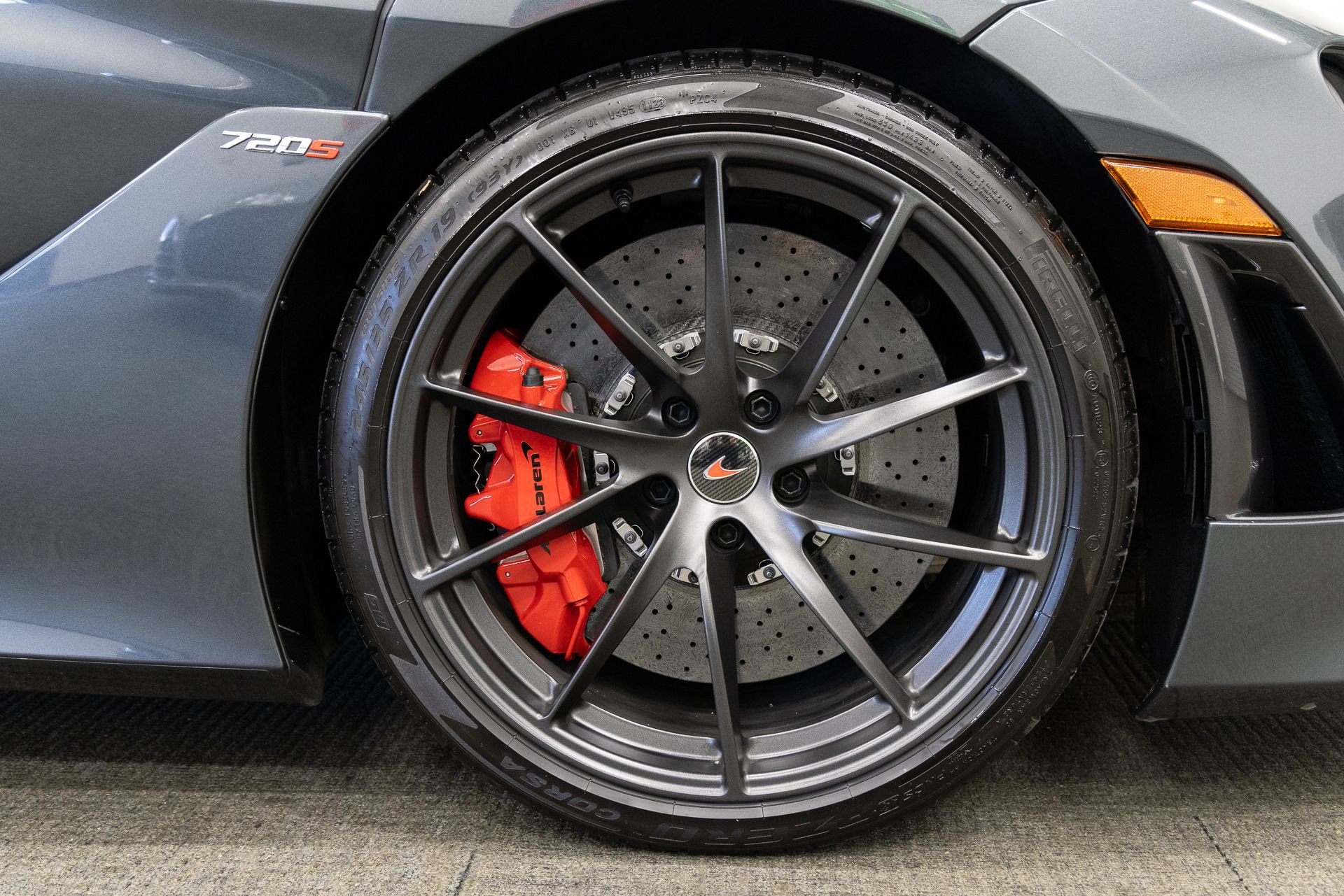 Used 2018 McLaren 720S Performance photo 28