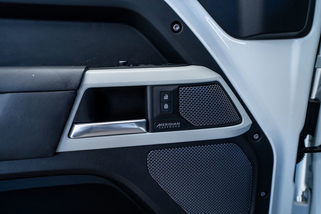 2023 Land Rover Defender 110 X-Dynamic SE