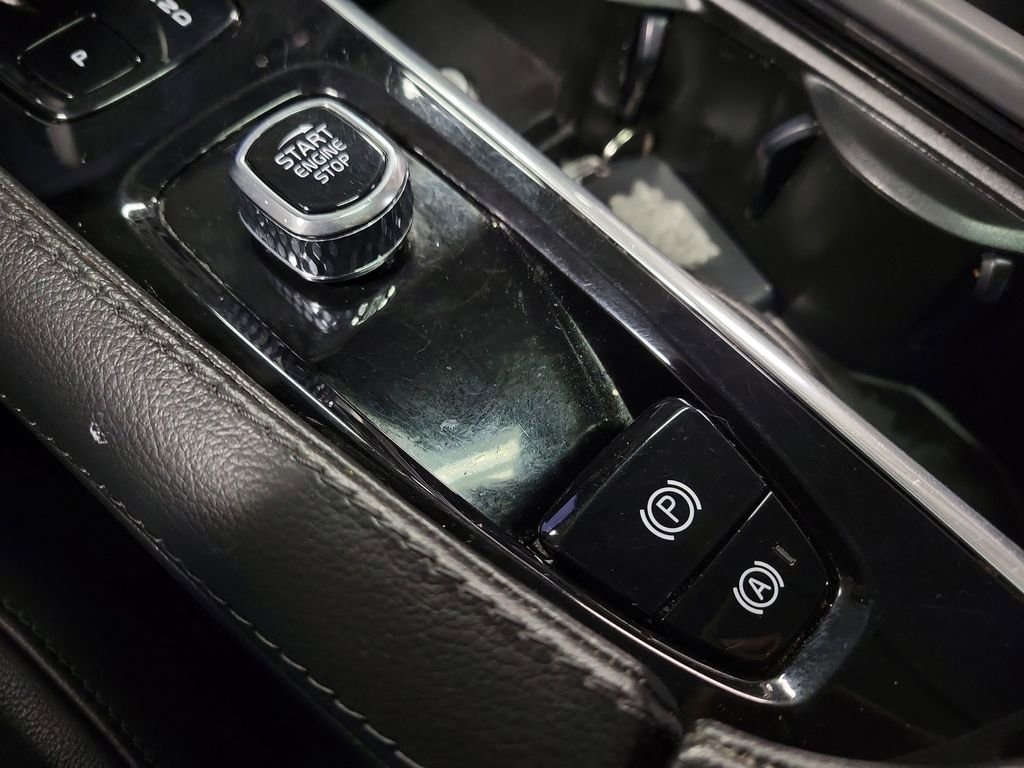 2023 Volvo Xc90 B5 Core