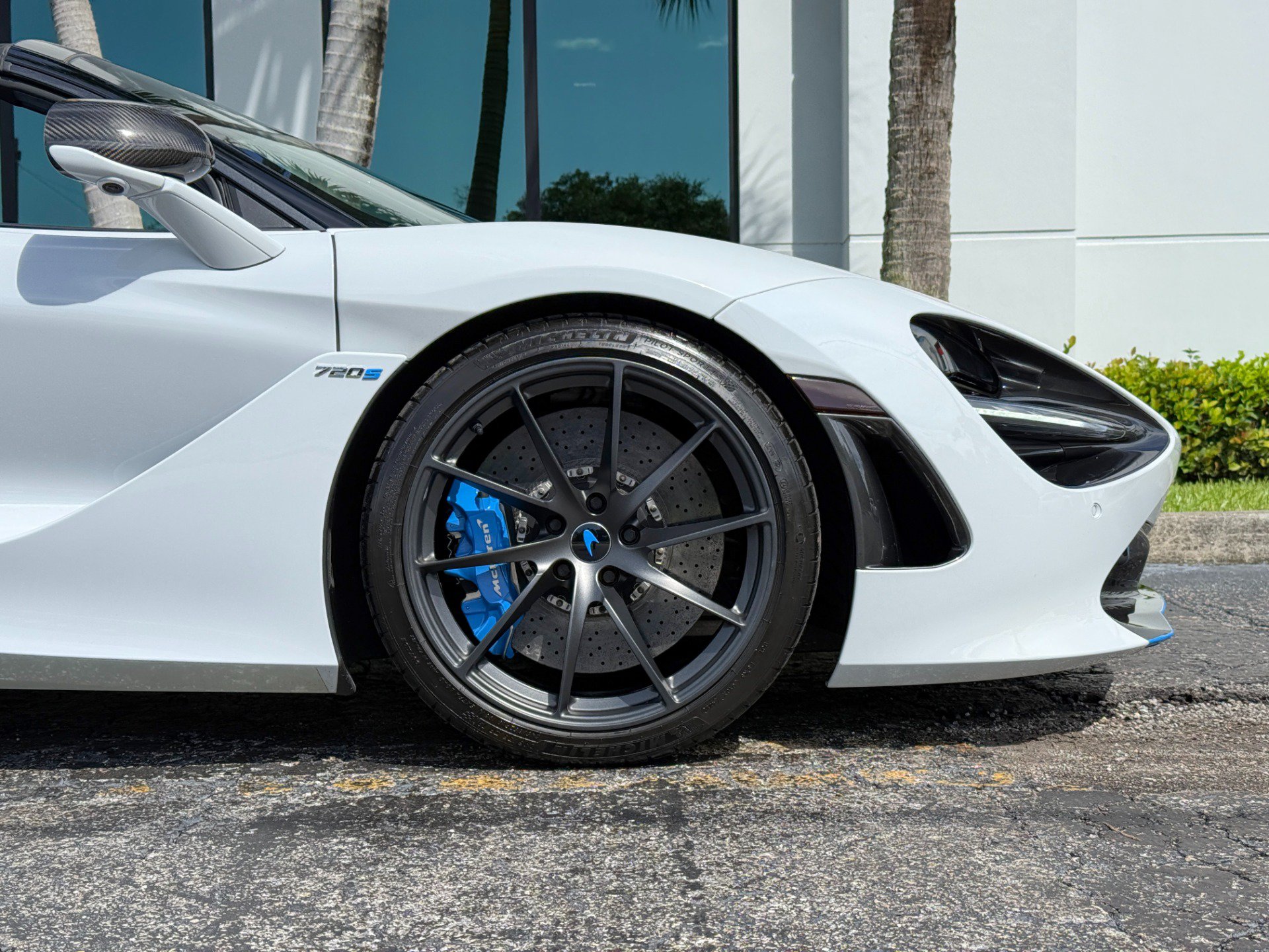 Used 2020 McLaren 720S Luxury photo 3