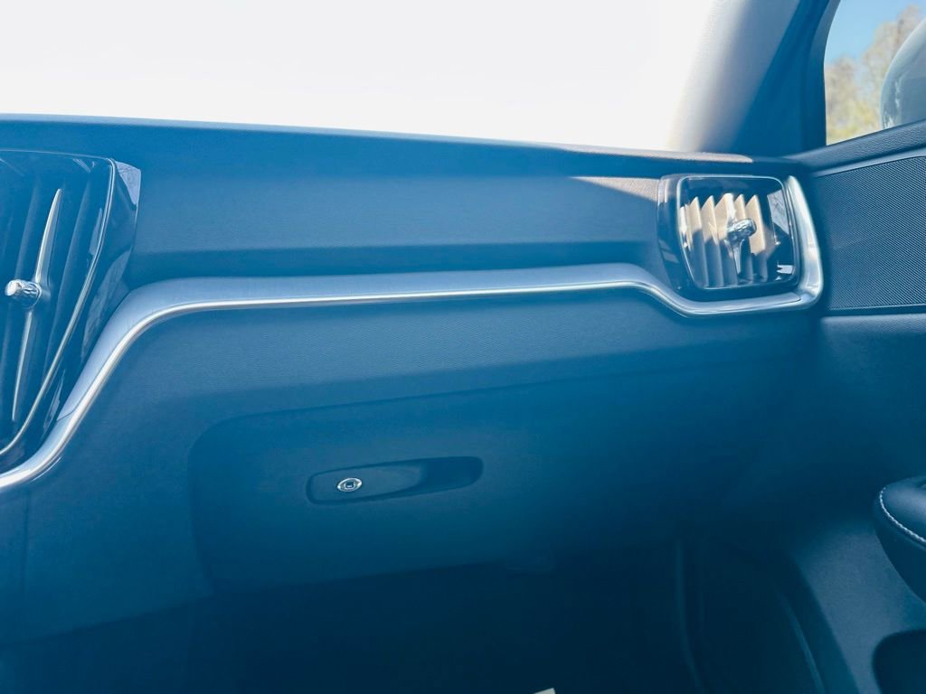 2020 Volvo S60 T5 Momentum